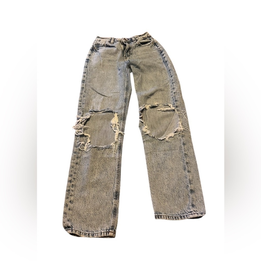 American Eagle Woman’s Size O Regular, Mom Jeans Light Wash Rips in Knees